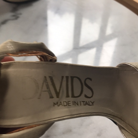 Stunningly Chic Sling Backs. Very good condition. Purchased at David’s Bloor. - Picture 5 of 6